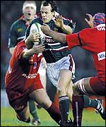 Austin Healey is held up by the Beziers defence