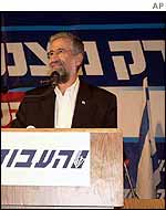 Israeli Labour Party leader Amram Mitzna campaigns in Beit Shean 