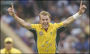 Brett Lee takes the wicket of Sanath Jayasuriya for just three