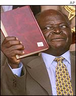 Mwai Kibaki during his swearing in as president