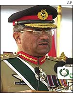 President Pervez Musharraf at the veterans' ceremony in Karachi