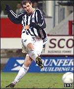 Stevie Crawford slots home Dunfermline's second goal