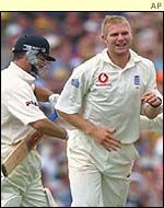 Hoggard removes Waugh