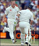 Hoggard dismisses Brett Lee