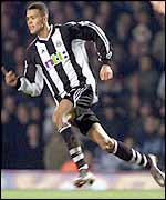 Jermaine Jenas celebrates his brilliant goal