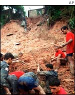 Rescue workers in Belo Horizonte