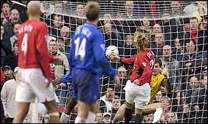 Forlan thunders home a left-foot volley from Veron's clipped pass
