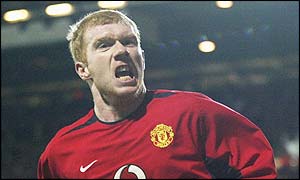 Scholes scores again to give United a 2-1 lead in the 42th minute