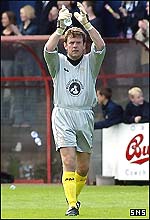 Veteran keeper Andy Goram