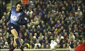 Pires scores for Arsenal