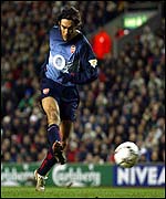 Robert Pires scores for Arsenal