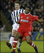 Sean Gregan (left) tangles with Kevin Lisbie
