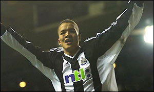 Jermaine Jenas scores