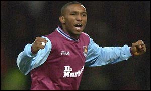 Jermain Defoe celebrates