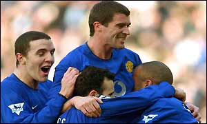 Roy Keane leads the Man Utd celebrations