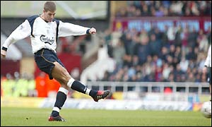 Steven Gerrard scores a scorcher