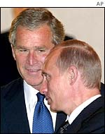 US President George W Bush (l) and Russian President Vladimir Putin