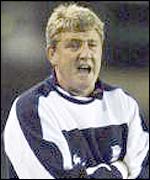 Steve Bruce shouts at his players