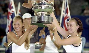 Hingis and Kournikova clinch the doubles title in Melbourne