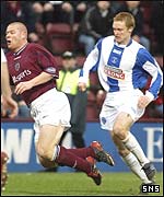 Greg Shields pulls down Phil Stamp