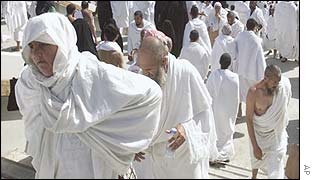 Pilgrims head for the stoning ceremony