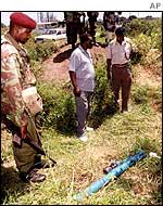 Kenyan soldier examines Strela-2 launcher