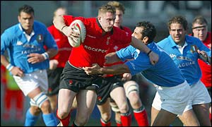 Wales attack the Italian try-line through Leigh Davies 