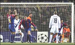 Philip Cocu scores Barcelona's second on 29 minutes