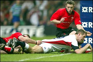Will Greenwood scores a try for England as they close in on victory