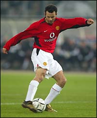 Ryan Giggs finds himself in space and prepares to shoot