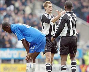 Jonathan Woodgate plays well on his Newcastle debut 