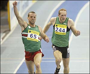 Allyn Condon beats Paul Brizzel over the line to win the Mens 200 Metres Final 