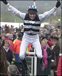 Geraghty shows his delight as he jumps off Moscow Flyer 