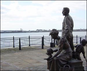 Bronze statue on the banks of the Mersey