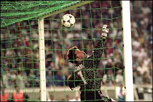 David Seaman can't keep out Nayim's last-minute lob from the halfway line in the 1995 European CWC final