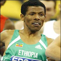 Haile Gebrselassie running in the 3000m