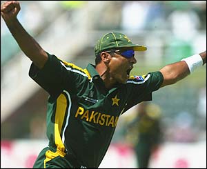 Australia beat Pakistan by 82 runs in their opening World Cup game 