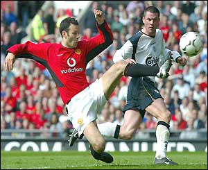 Ryan Giggs scores Man Utd's third goal v Liverpool