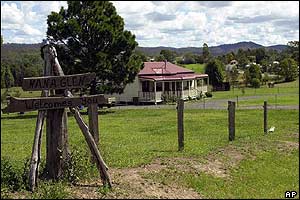 Nana Glen has a population of about 500