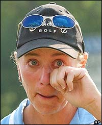 The emotion gets the better of Sorenstam as she receives a rapturous applause at the end of her round