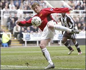 Perfect technique from Ole Gunnar Solskjaer as the Norwegian scores Manchester United's equaliser