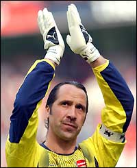 David Seaman applauds the crowd after seeing Arsenal through to the FA Cup final