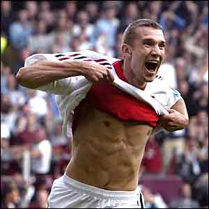 Andriy Shevchenko puts the ball in the Juve goal but it is ruled out for offside