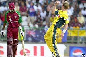 Australia's Brett Lee clenches his fist after dismissing Marlon Samuels