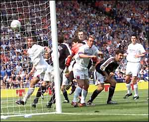 Lorenzo Amoruso heads in to open the scoring