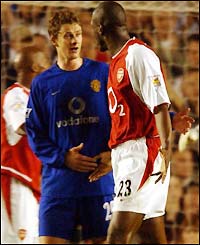 Campbell argues with Solskjaer on his way off the pitch