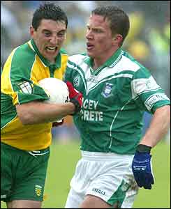 Fermanagh's Shane McDermott (right) and Donegal's Michael Hegarty 