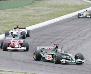 Mark Webber fails to make an impact at Imola