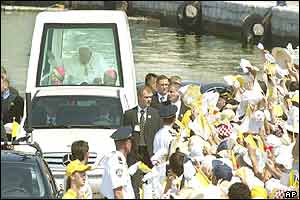 The Pope arrives in Dubrovnik in his popemobile