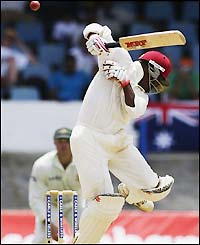 Lara reaches the 20th Test century of his career